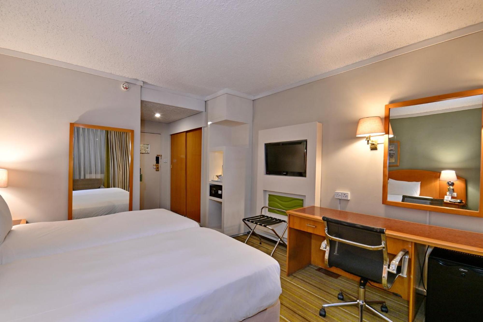 Holiday Inn - Harare By Ihg Экстерьер фото