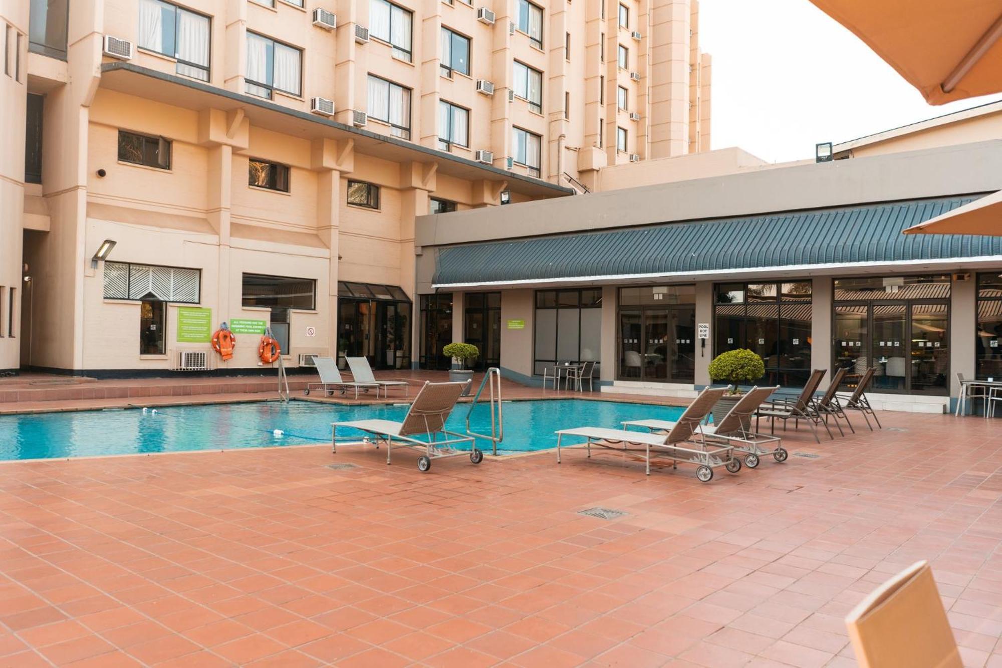 Holiday Inn - Harare By Ihg Экстерьер фото