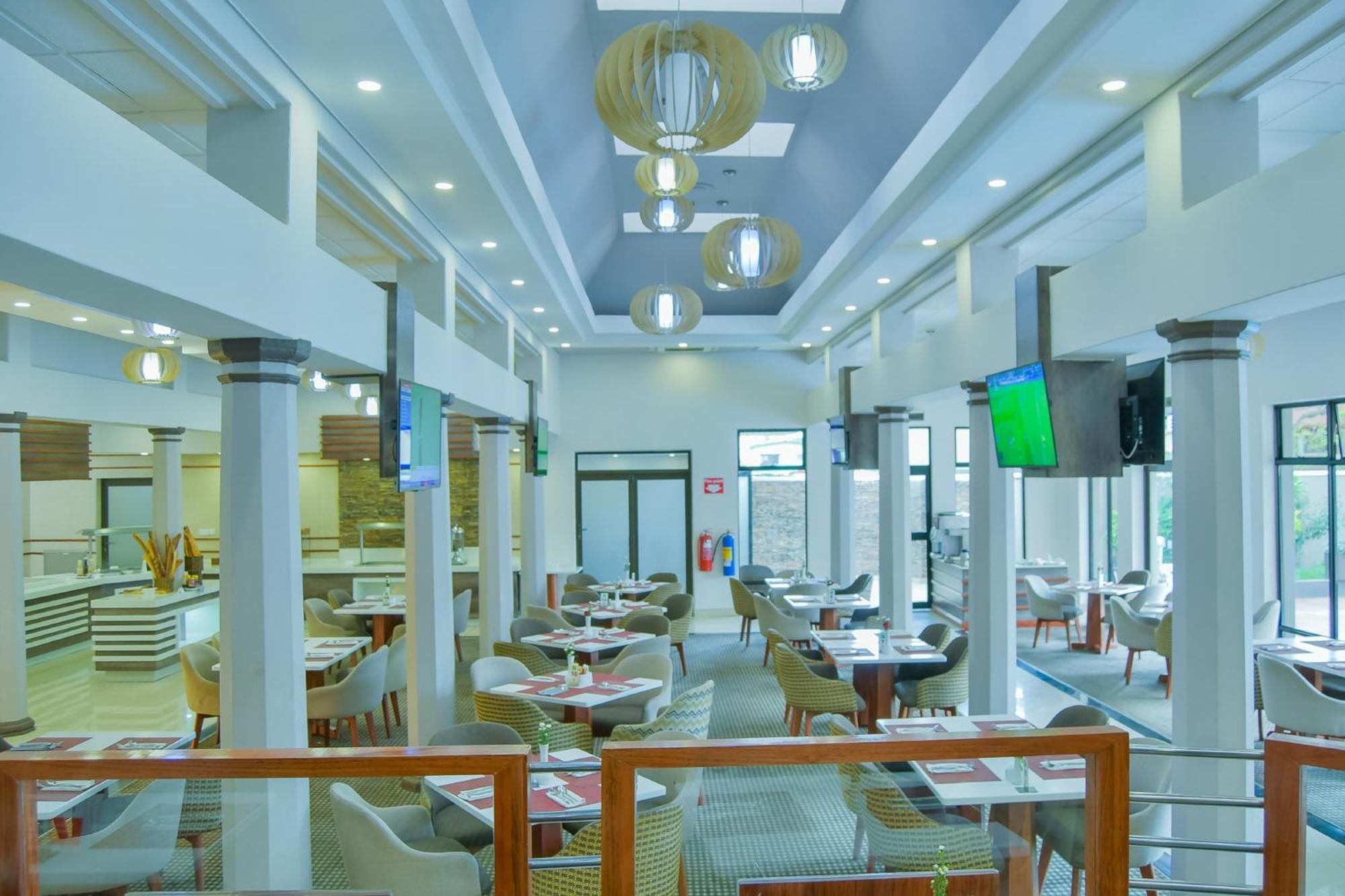 Holiday Inn - Harare By Ihg Экстерьер фото