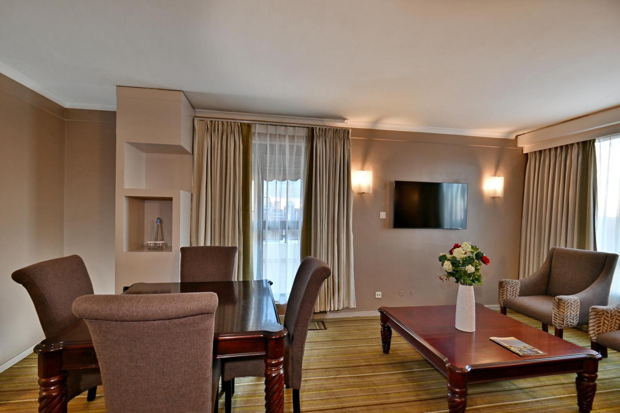 Holiday Inn - Harare By Ihg Экстерьер фото