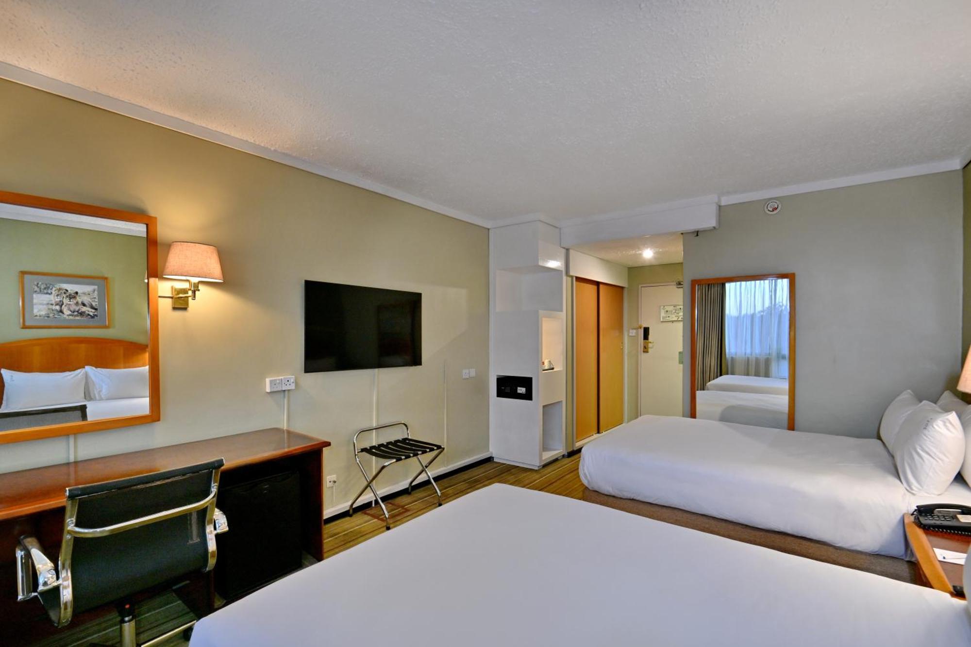 Holiday Inn - Harare By Ihg Экстерьер фото