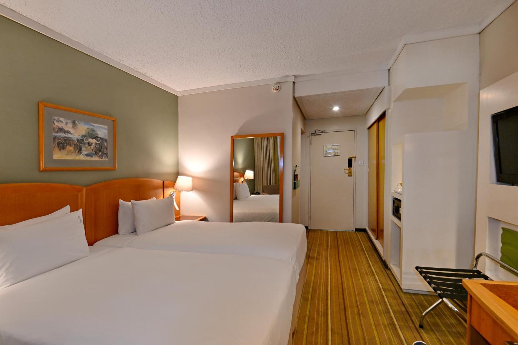 Holiday Inn - Harare By Ihg Экстерьер фото