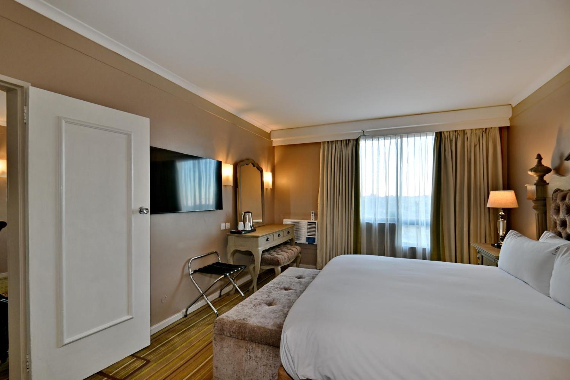 Holiday Inn - Harare By Ihg Экстерьер фото