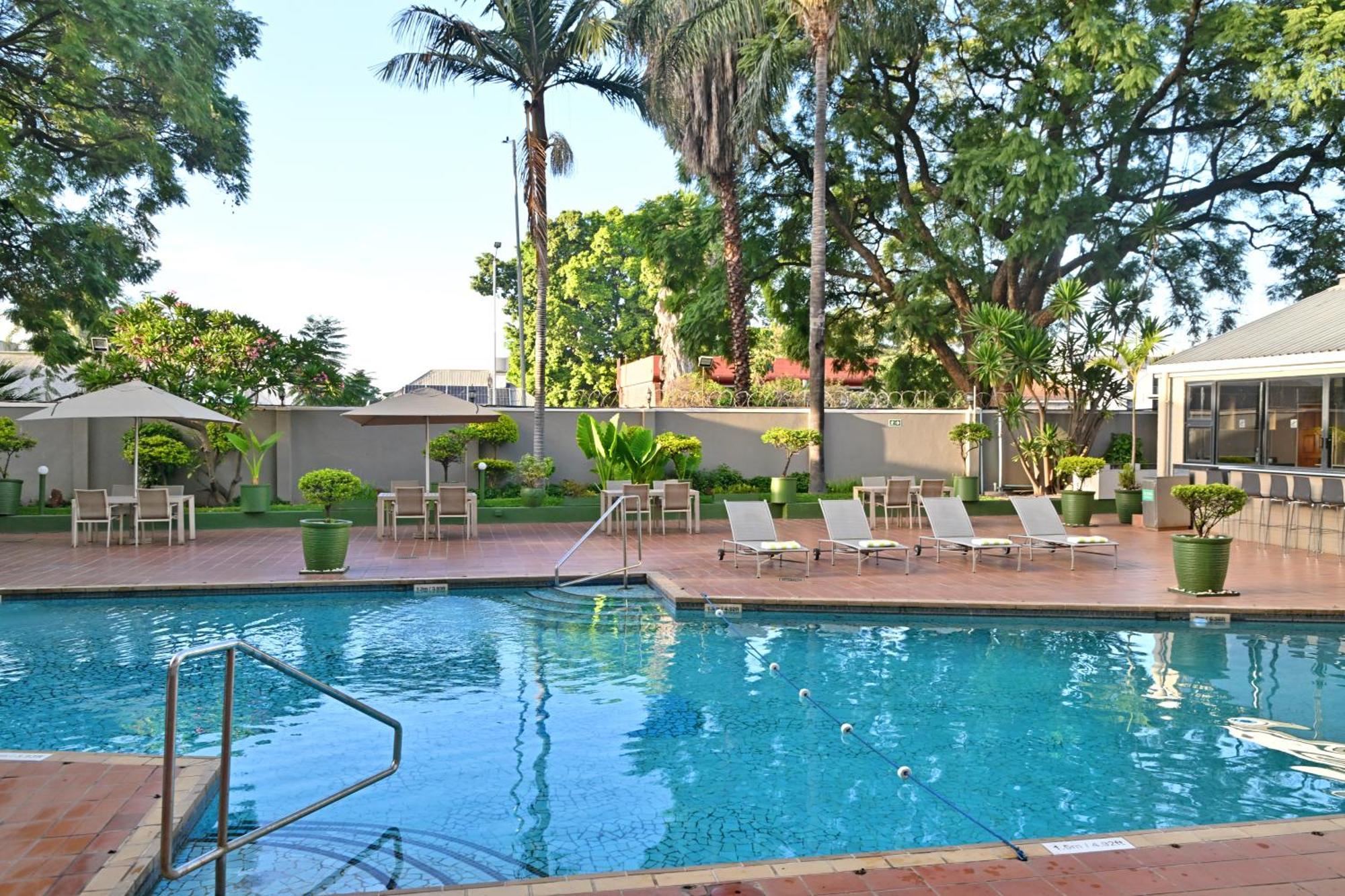 Holiday Inn - Harare By Ihg Экстерьер фото