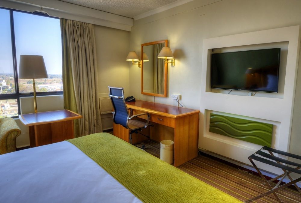 Holiday Inn - Harare, An Ihg Hotel Экстерьер фото